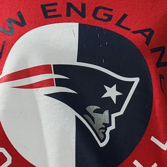 NFL New England Patriots Red Short Sleeve Shirt - Picture 7 of 7